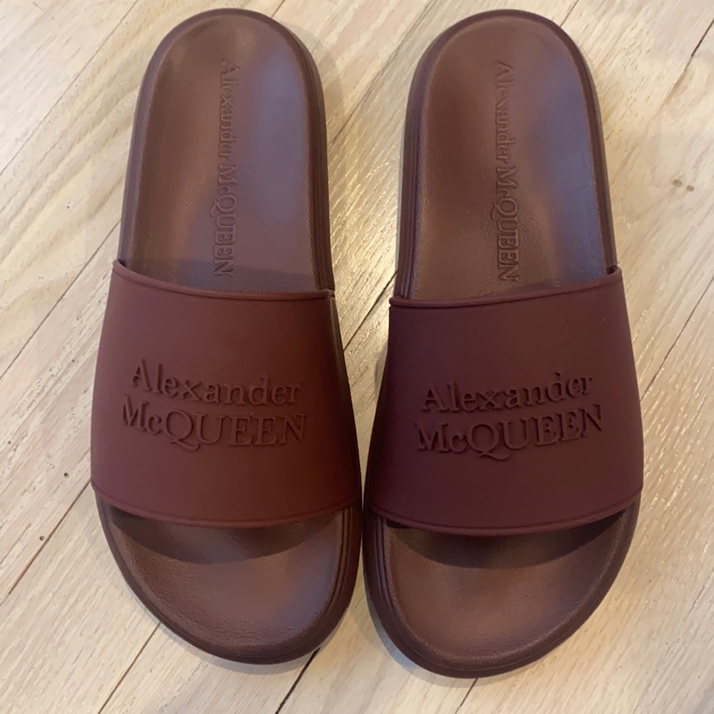 News slides McQueen